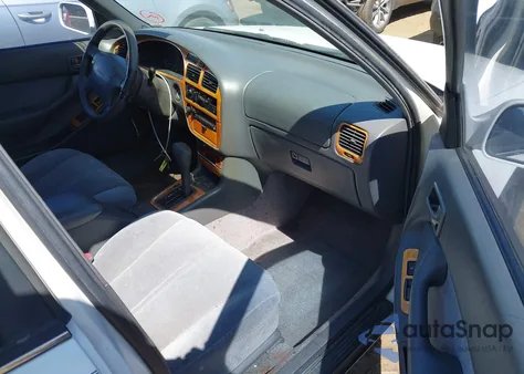 1995 Toyota Camry Le z USA, uszkodzony, nr VIN 4T1GK12E4SU086198